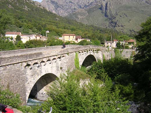 Brücke am südlichen Rand von Corte