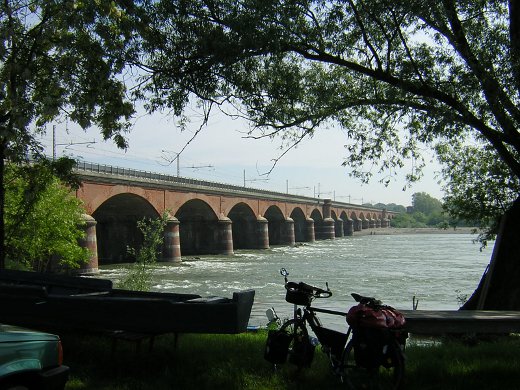 Brücke über den Po