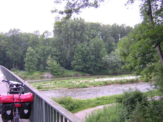 Brücke über die Isar in Oberhummel bei Freising