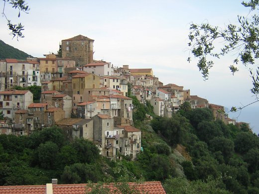 Pisciotta, altes Städtchen hoch über dem Meer