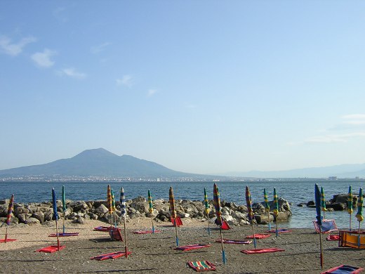 Da hinten, rechts vom Vesuv, liegt Pompei