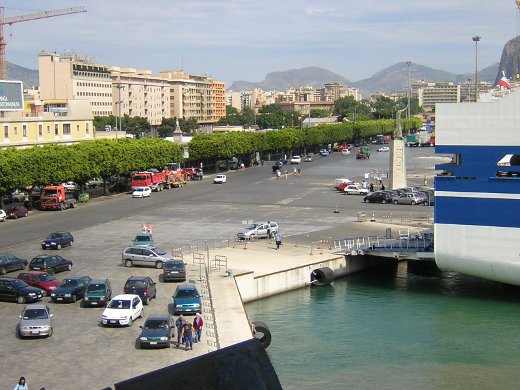 Großstadt Palermo auf Sizilien