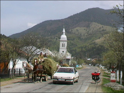 Die Berge werden höher, das Tal eng